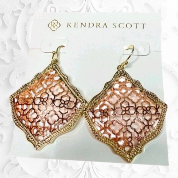 New Kendra Scott Kirsten Gold With Rose Gold Filigree Insert With Card And Bag - Picture 5 of 16